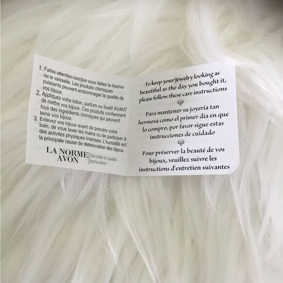 Avon new Believe Cross Necklace with earrings - Picture 4 of 16